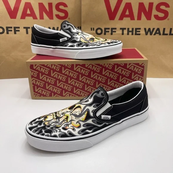 Vans Men's Black Skull Design Bold Classic Slip-On
Flame Skull Black/True White - Picture 7 of 16